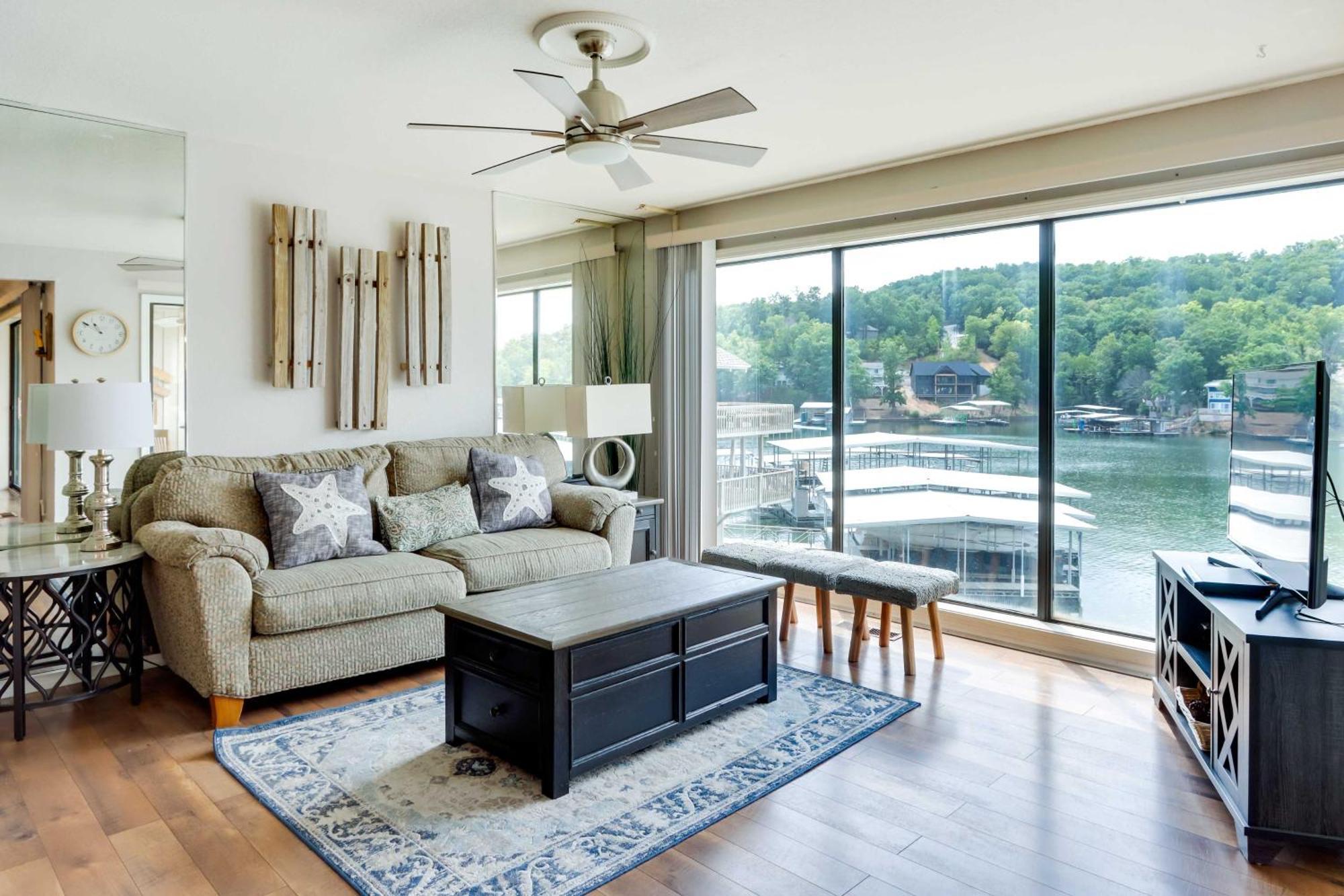 Lakefront Osage Beach Condo With Community Pool 외부 사진