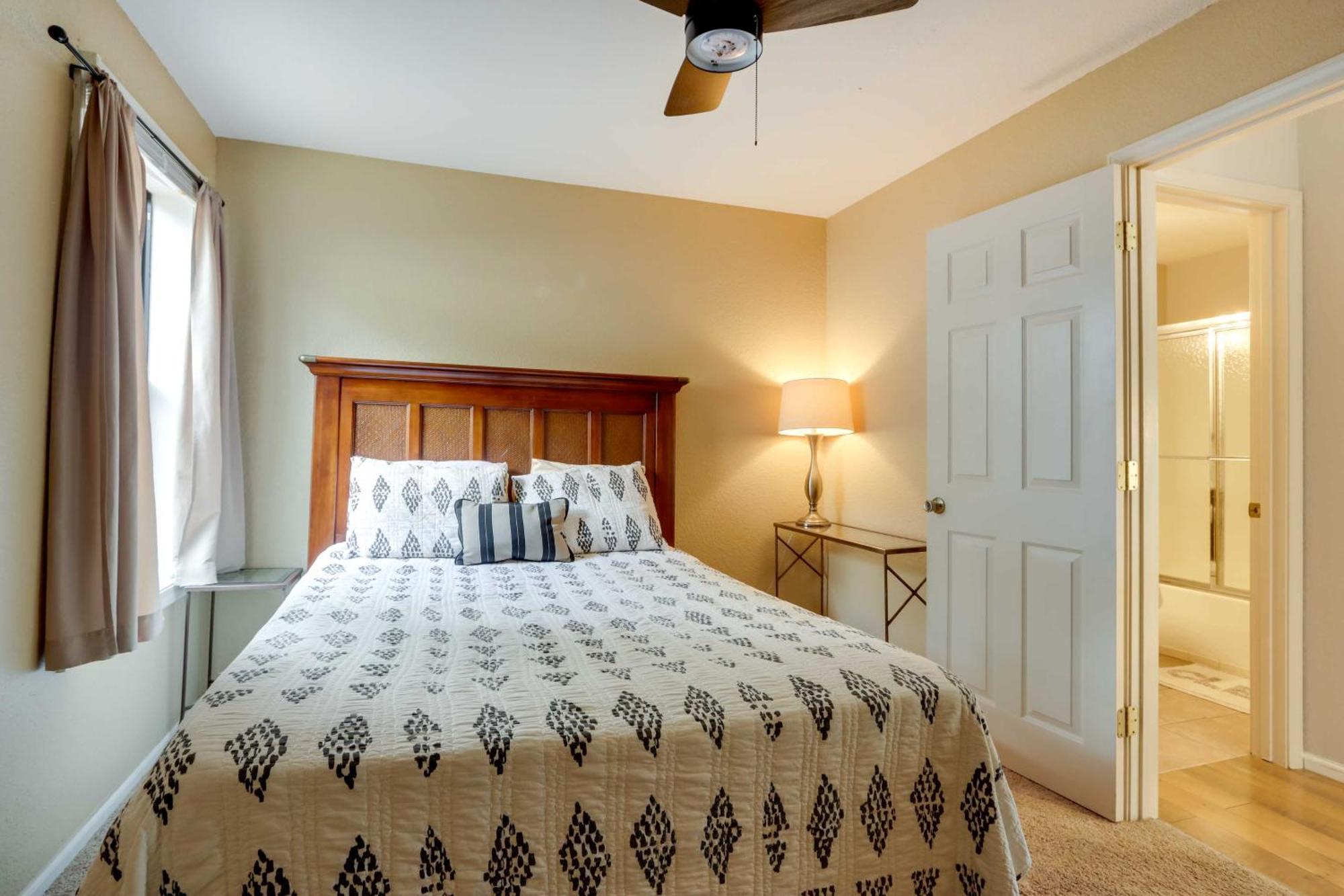 Lakefront Osage Beach Condo With Community Pool 외부 사진