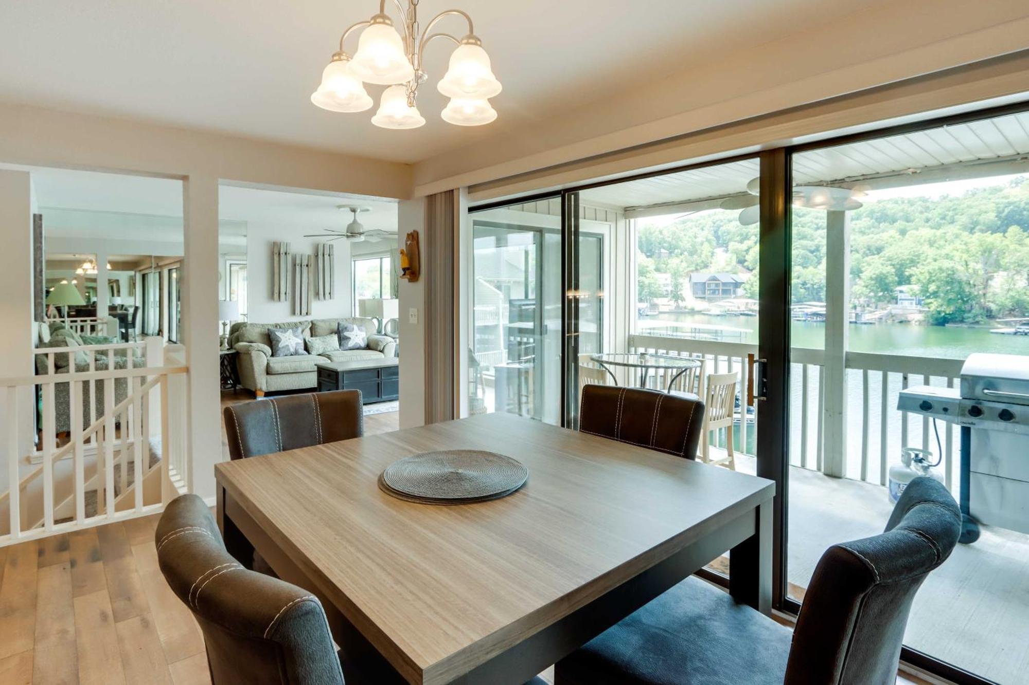 Lakefront Osage Beach Condo With Community Pool 외부 사진