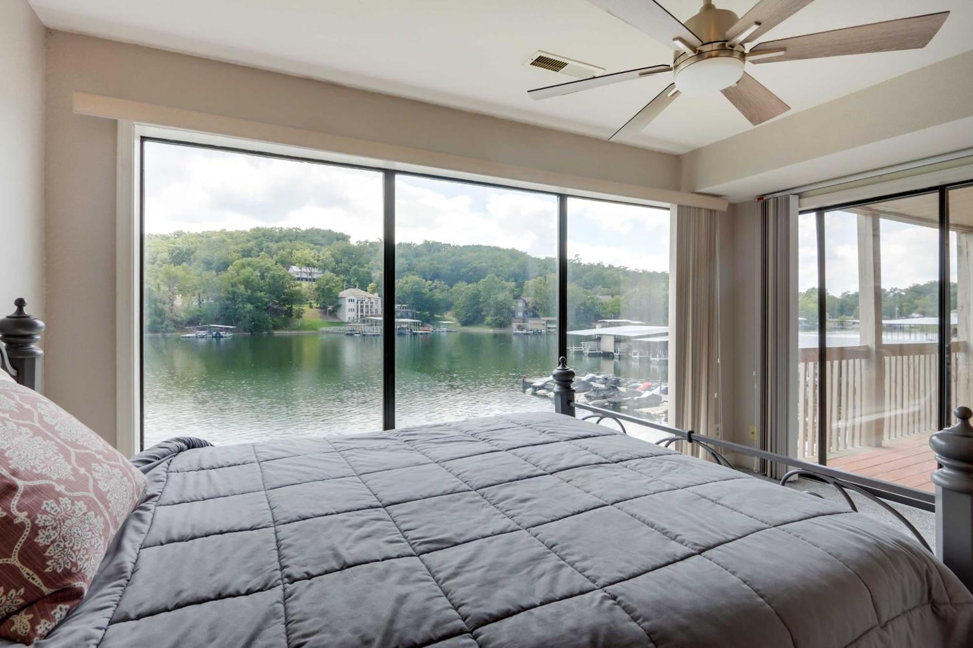 Lakefront Osage Beach Condo With Community Pool 외부 사진