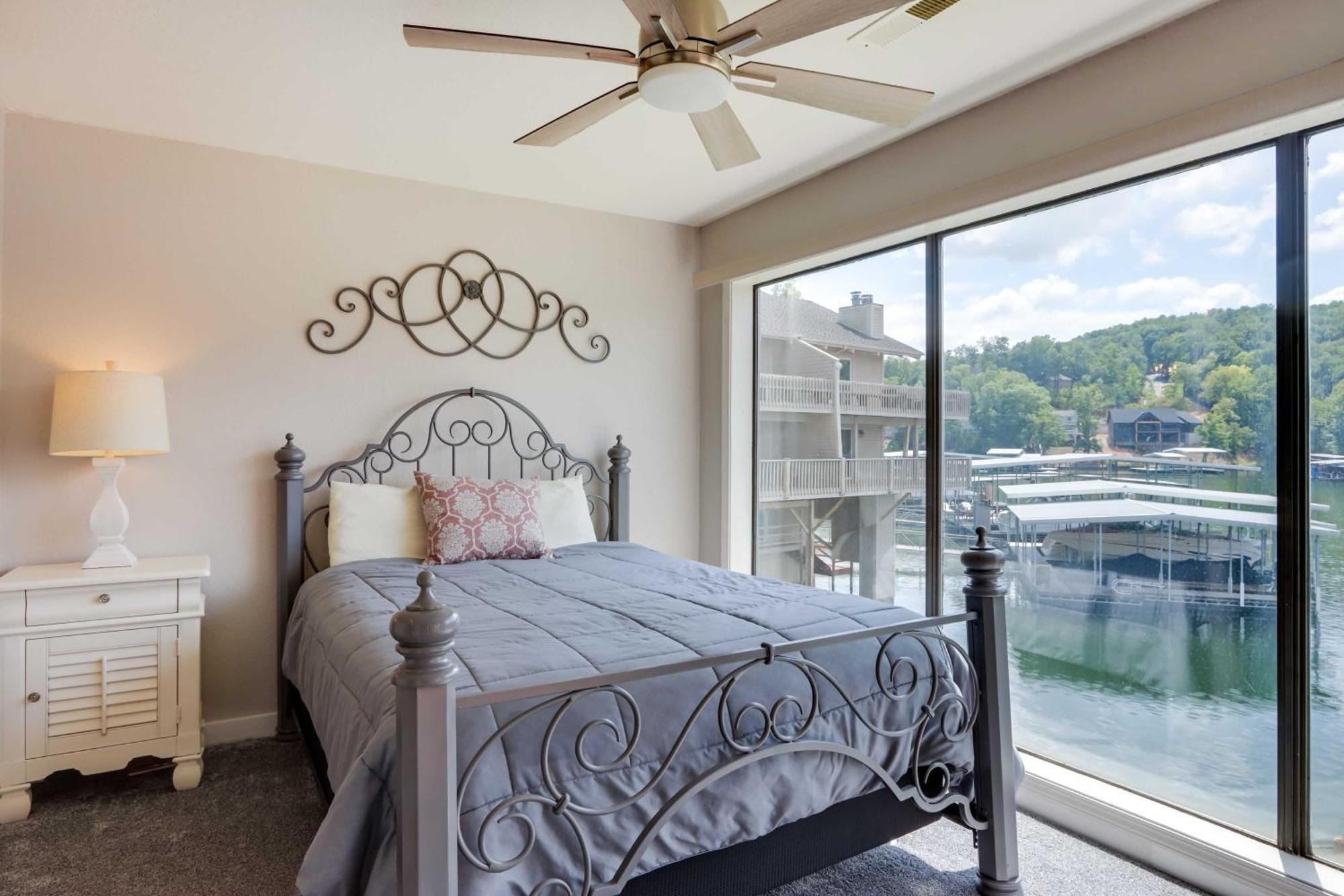 Lakefront Osage Beach Condo With Community Pool 외부 사진